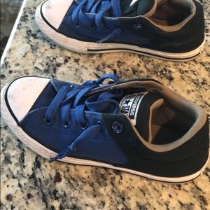 Boys size 2 converse EUC